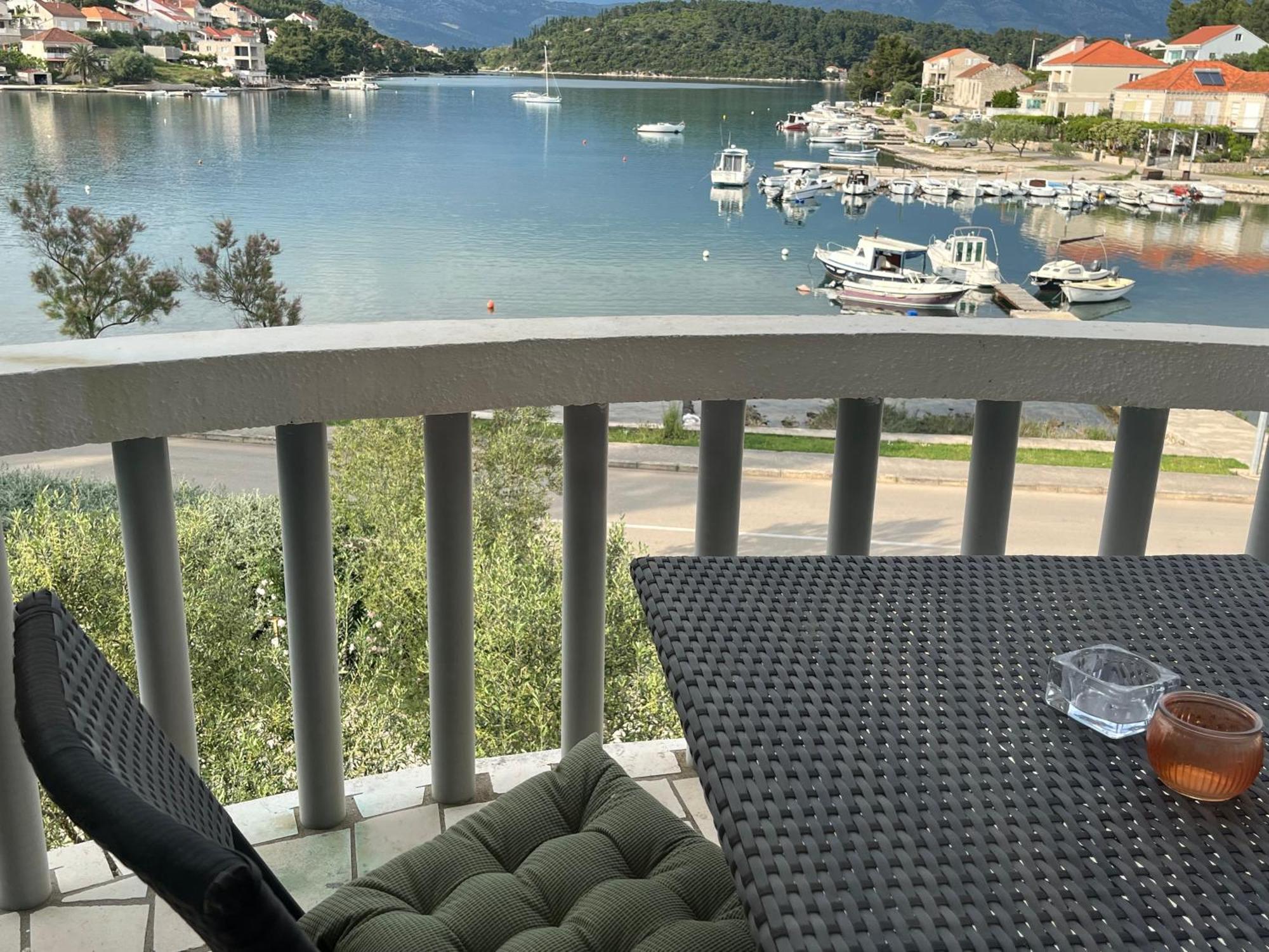 Apartments Ana By The Sea Lumbarda Eksteriør bilde